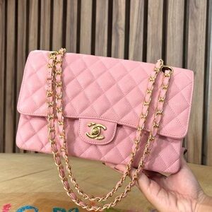 Beautiful Chanel Pink caviar flap bag